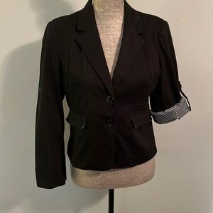 Agaci size Large cropped blazer in Size Large.  Fully lined.